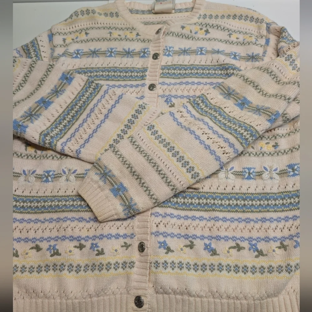 Northern Reflections Embroidered Floral Knit Cardigan Pewter Buttons Size M EUC